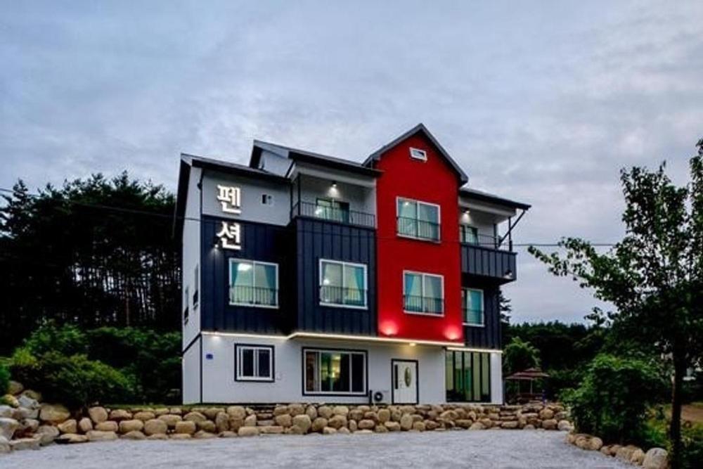 Gangneung Luluberry Pension Exterior photo